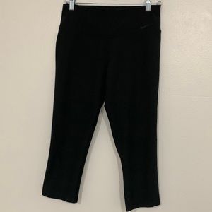 Nike Women’s Dri-Fit Athletic Cropped Leggings M
